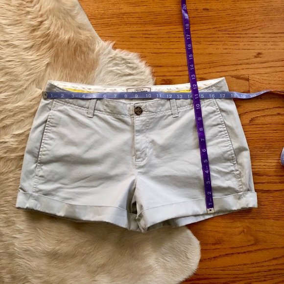 Perfect 3 1/2 inch Grey Old Navy Shorts - Picture 5 of 5